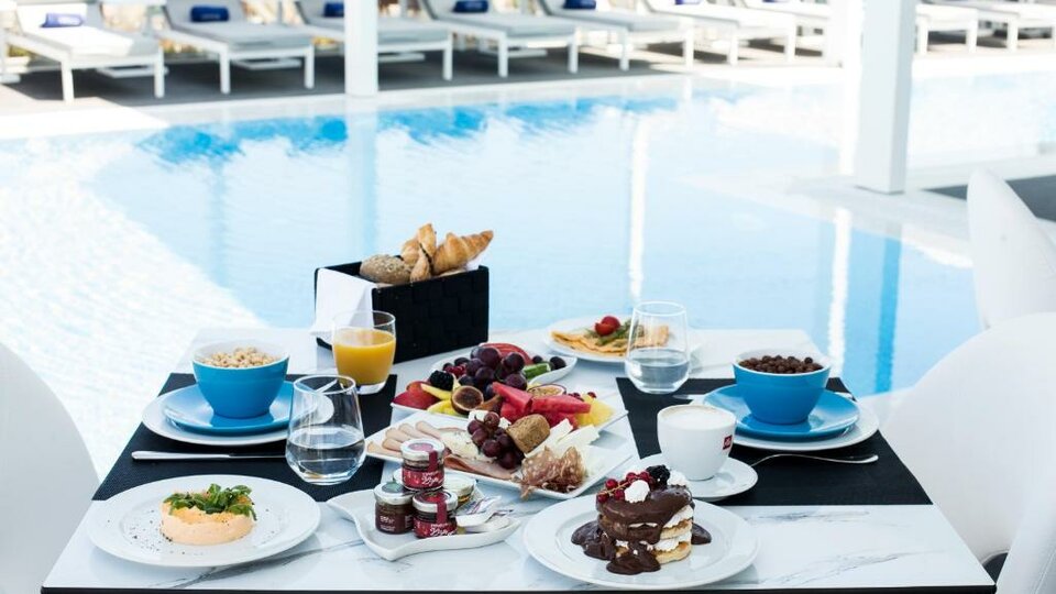 Crystal Villas & Suites