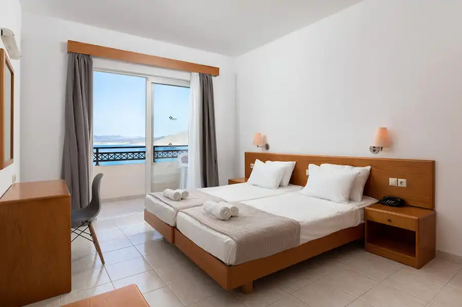 Ziakis Hotel & Studios