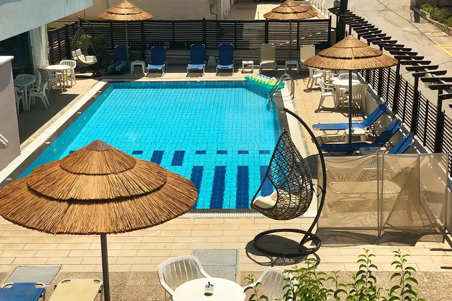 Caravel Apartment Hotel